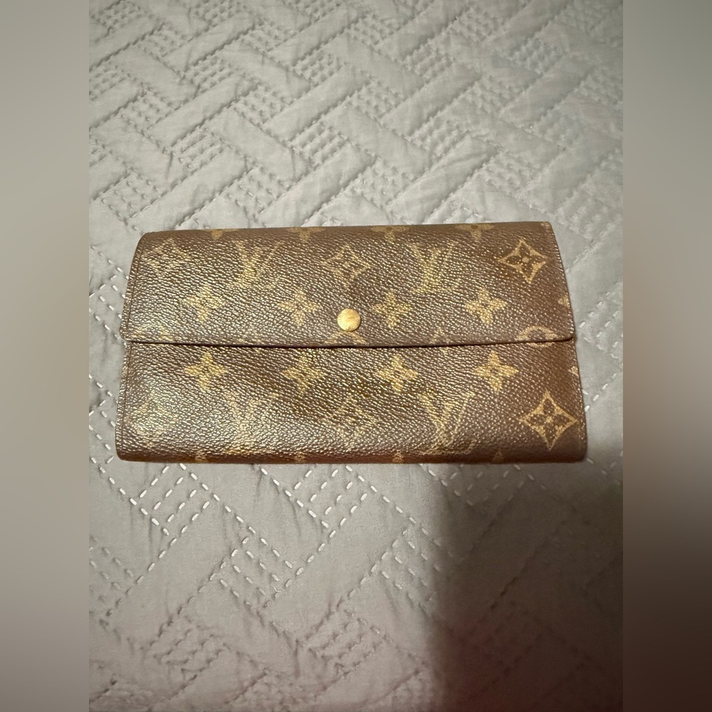 Louis Vuitton Classic Monogram Sarah Wallet